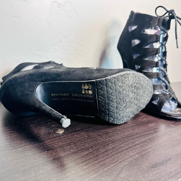 CL Gladiator Heels Suede Ankle Bootie ZLady Cutout Lace-Up Size 7 - Picture 10 of 16